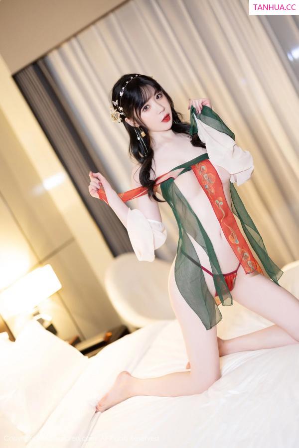 梦心玥  [XiuRen]高清写真图 2024.03.11 No.8208 梦心玥 丝袜美腿第63张图片
